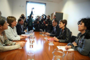 Reunión entre la candidata socialista a la Presidencia de Navarra, María Chivite, y los representantes de Geroa Bai en el Parlamento regional.-EUROPA PRESS
