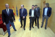 Luis Fuentes, Juan Vicente Herrera, Luis Tudanca, Carlos Fernández Carriedo y Pablo Fernández, instantes antes de la firma del pacto.-ICAL