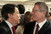 Los expresidentes de la Comunidad de Madrid Ignacio González y Alberto Ruiz-Gallardón.-/ EFE / PACO CAMPOS