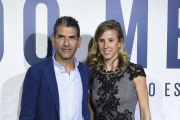 El cocinero Paco Roncero y su novia, Nerea Ruano, durante el estreno del filme  100 metros, en noviembre del 2016.-GTRES