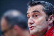 Ernesto Valverde, en la conferencia de prensa de hoy, previa al entrenamiento en la Ciudad Deportiva Joan Gamper.-JORDI COTRINA