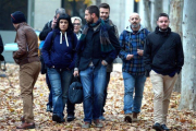 Anna Gabriel de camino a la Audiencia Nacional en solidaridad con los detenidos por la quema de fotos del Rey.-DAVID CASTRO