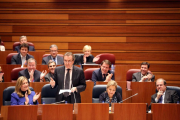 El consejero de la Presidencia, José Antonio de Santiago-Juárez, durante el Pleno de las Cortes de Castilla y León-Ical