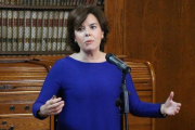 Sáenz de Santamaría, este martes, en la sede de Foment del Treball.-ÀLEX RECOLONS (ACN)
