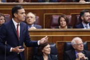 El presidente del Gobierno, Pedro Sánchez, durante una sesion de control al Gobierno en el Congreso de los Diputados-JAVIER LIZÓN (EFE)