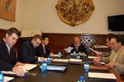 Imagen de la reunión de los patronos del Caep en la mañana de ayer en Diputación.-H.D.S.