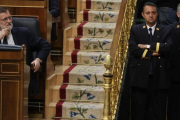 Mariano Rajoy atiende la intervención de Irene Montero, este martes, en el Congreso.-JUAN MANUEL PRATS