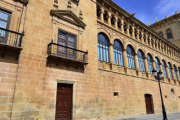Fachada exterior del Palacio de Justicia. / ÁLVARO MARTÍNEZ-