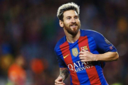 Leo Messi celebra uno de sus goles al Manchester City.-EFE / ALEJANDRO GARCÍA