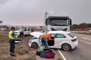 Accidente de tráfico en el cruce de Berlanga de Duero, Soria, con una fallecida y un herido. MARIO TEJEDOR