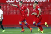 Los jugadores rojillos celebran el tanto de Jairo que suponía el fin a seis partidos seguidos sin marcar.-ÁREA 11