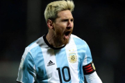 Messi festeja su gol a Uruguay tras su retorno con la selección argentina.-REUTERS / MARCOS BRINDICCI