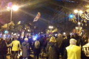 Unas 300 personas han cortado la Diagonal de Barcelona, esta tarde-EL PERIÓDICO