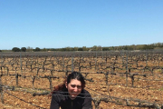 Yara Alonso en su explotación de Pesquera de Duero (Valladolid).-E. M.