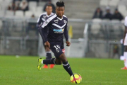 Samuel Kalu controla el balón.-TWITTER / GIRONDINS BURDEOS