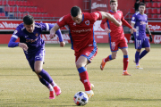 José Fran en el partido ante el Sporting B en Los Pajaritos. LUIS ÁNGEL TEJEDOR