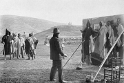 Joaquín Sorolla trabajando en los campos sorianos, 1912. (Archivo fotográfico del Museo Sorolla). / RIOJA DE PABLO-
