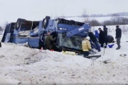 El autobús accidentado en Rusia.-RUSSIAN EMERGENCY SITUATIONS MINISTRY