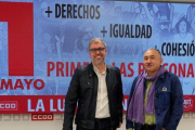 Los secretarios generales de CCOO y UGT, Unai Sordo (i) y Pepe Álvarez (d), durante la presentación de los actos del Primero de Mayo del 2019.-FERNANDO ALVARADO (EFE)