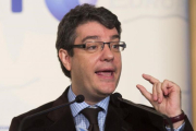 Álvaro Nadal, el nuevo ministro de Energía, será sustituido en la Oficina Económica por la economista Eva Valle que también es su cuñada.-