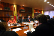 El consejero de la Presidencia, José Antonio de Santiago-Juárez, preside la Mesa de Ordenación del Territorio-