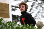 Griezmann llega a la concentración de la selección francesa.-AFP / FRANCK FIFE