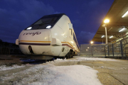 El tren a punto de salir de la estación-Luis Ángel Tejedor