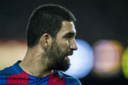 Arda Turan, en un partido del Barça de la temporada pasada.-JORDI COTRINA