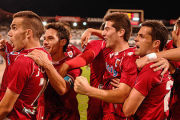 Los jugadores del Numancia celebran la victoria lograda en Zaragoza. / Área 11-