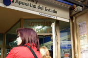 Administración de lotería número 3, en la avenida de Navarra. / ÚRSULA SIERRA-
