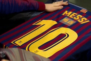 Los jugadores del Barça lucirán su nombre en chino en las camisetas durante el Clásico.-EFE