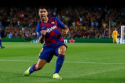 Suárez celebra uno de los goles.-EFE