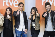 Maverick, Electric Nana, Xuxo Jones y Salvador Bertran, miembros del jurado de TVE en el Festival de Eurovisión 2016, con Barei (segunda por la derecha).-RTVE