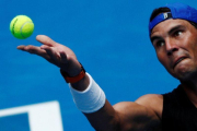 Rafael Nadal se alista para el Abierto de Australia.-REUTERS