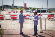 Javier Antón y Luis Rey en las obras de las travesías de la ciudad. GONZALO MONTESEGURO