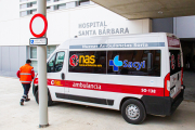 Ambulancia frente al hospital en Soria.