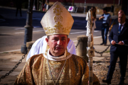 El obispo de Osma-Soria entrando a la Concatedral el día de San Saturio.