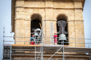 Comienza la retirada de los andamios de la torre de la concatedral de San Pedro.