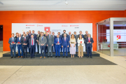 Foto de familia en la entrega de premios del certamen organizado por Banco Santander y Cámara España.