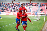 Los jugadores del Numancia celebran el primer gol del partido.