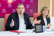 El presidente de la Cámara, Alberto Santamaría, y la directora general, Nuria Sánchez.