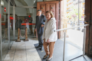 Rosario Bermudo y su abogado Fernando Osuna a la llegada a los Juzgados de Soria.