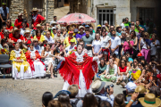 Las móndidas de San Pedro recitan sus cuartetas.