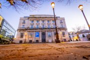 El antiguo Banco de España es la sede del Centro Nacional de Fotografía. MARIO TEJEDOR