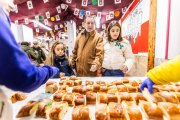 Una deliciosa merienda navideña compartida por decenas de vecinos