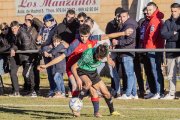 Una acción del partido entre Ágreda y Olvega disputado en La Arquilla.