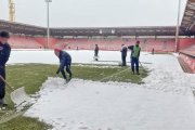 Operarios retirando nieve en Los Pajaritos esta mañana.