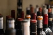 Archivo - Varias botellas de vino.