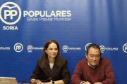 Belén Izquierdo y Saturnino de Gregorio en rueda de prensa.