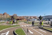 Los alumnos del Fuente del Rey 'reestrenan' los talleres de seguridad vial.